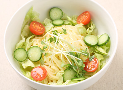 野菜いっぱい冷製塩ラーメン