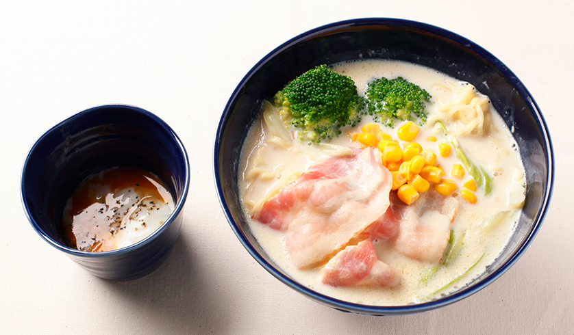 塩ラーメン．．．じゃなくて白ラーメン！（クリーム風味）