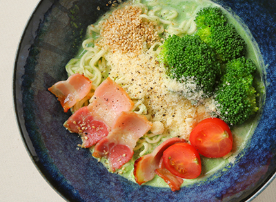 翡翠ラーメン～ほうれん草と豆乳仕立て～