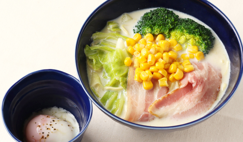 塩ラーメン．．．じゃなくて白ラーメン！（クリーム風味）