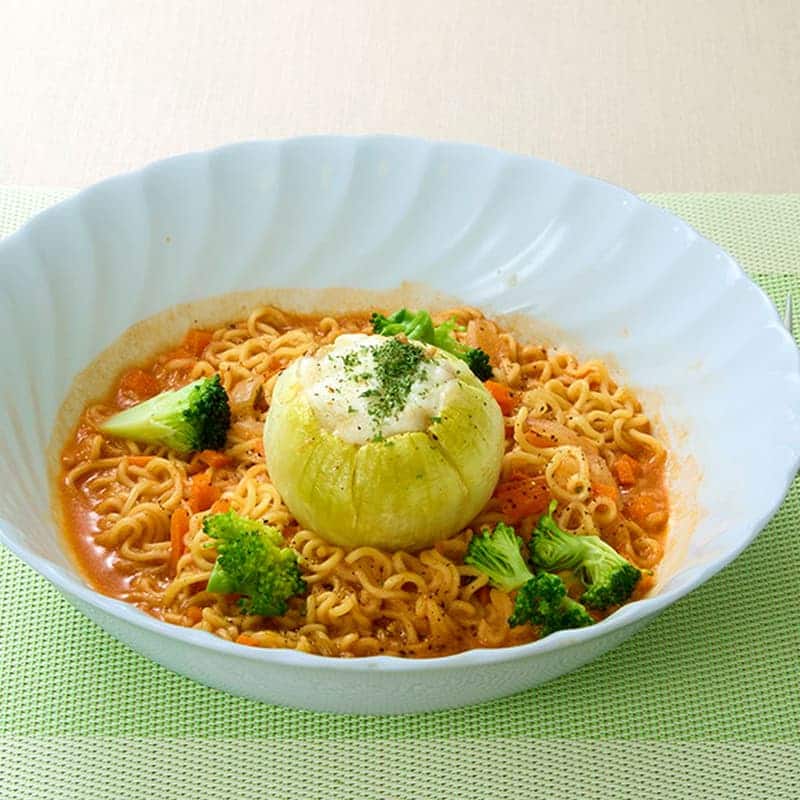 玉ねぎグラタンのトマトラーメン