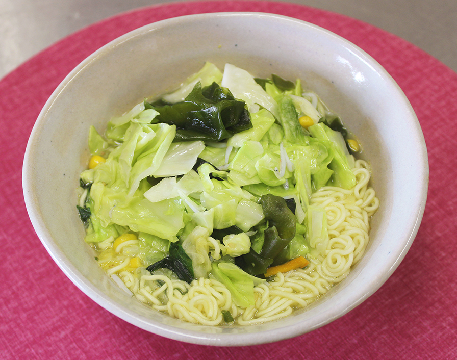 横須賀産キャベツの塩ナムルラーメン