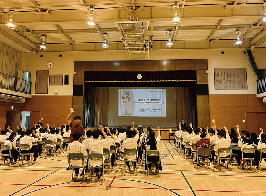 北海道清里町立清里中学校での出前授業のようす